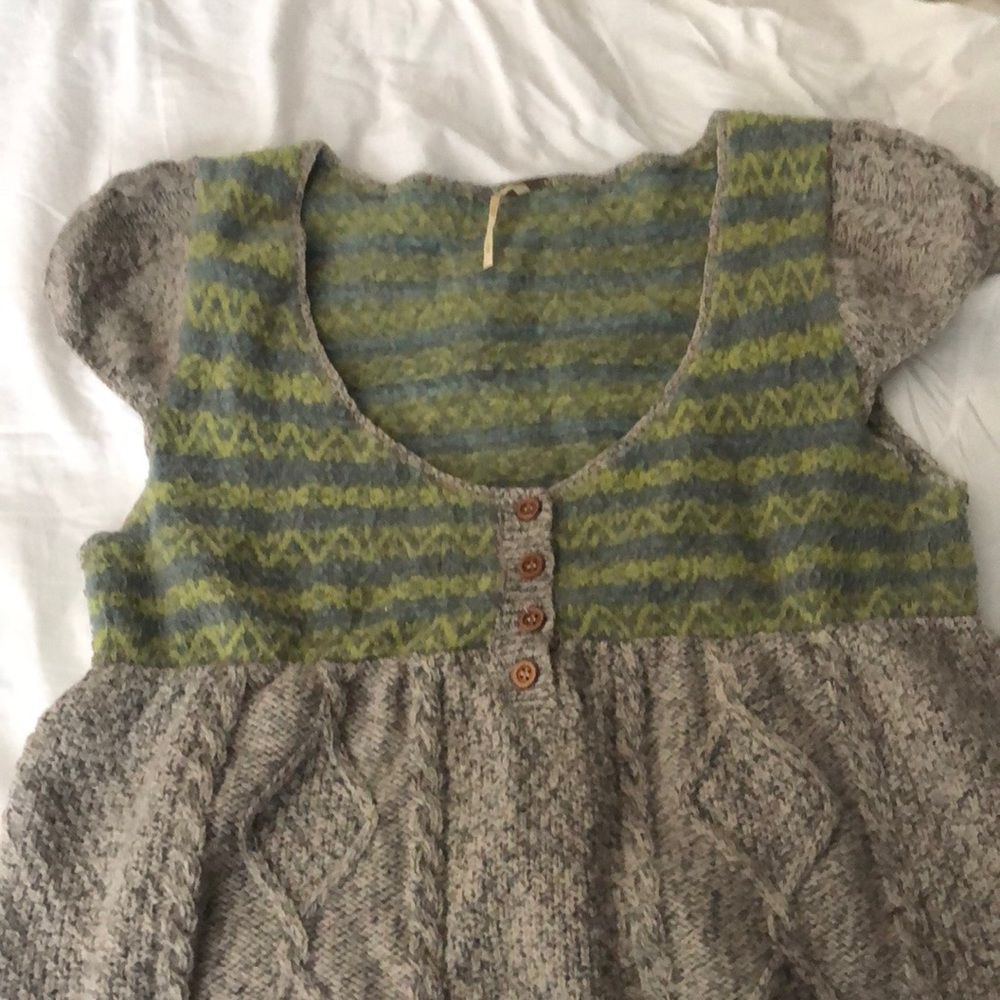 Free people Large vest. Super Soft and cute.